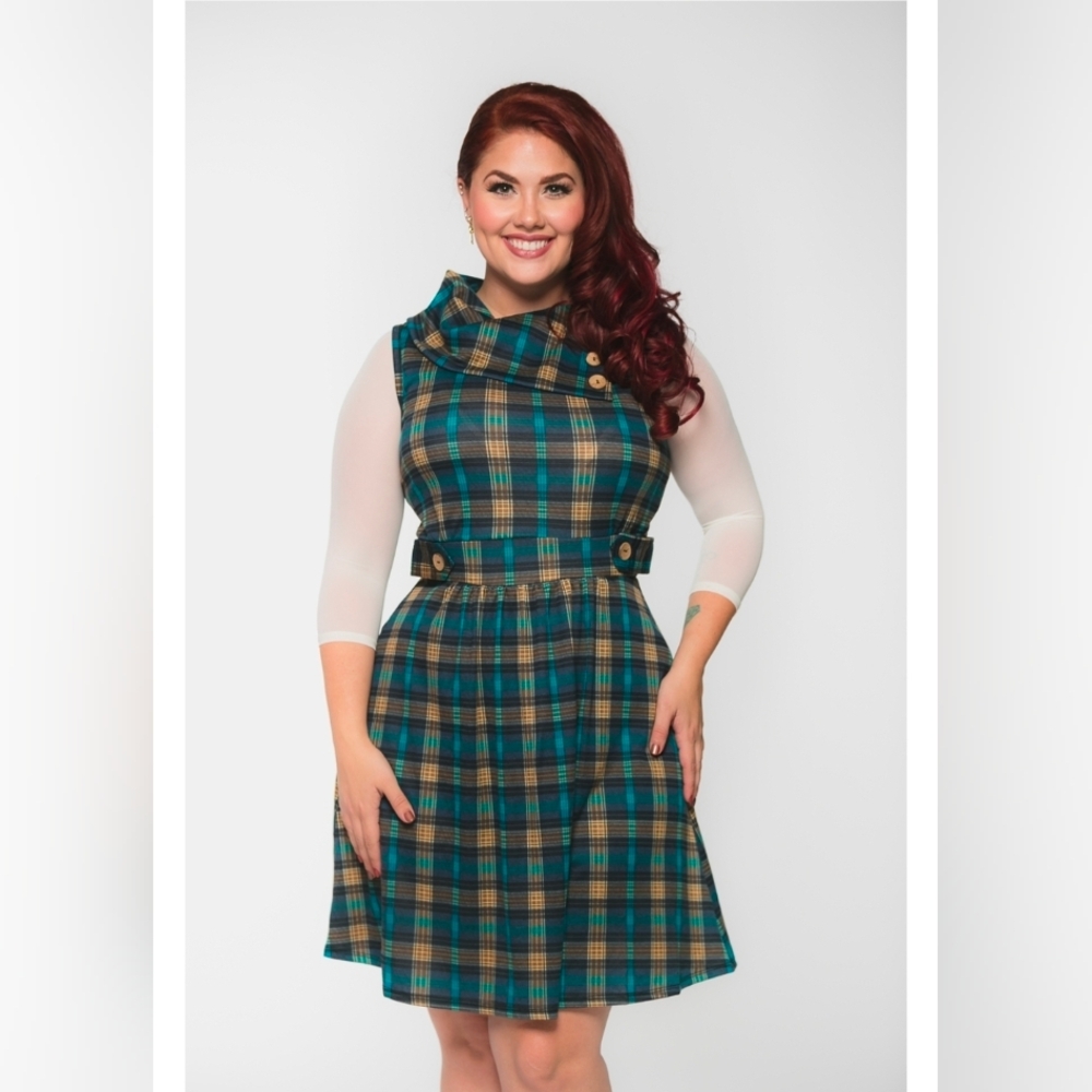 Yellow Star Sleeveless Teal and Blue Plaid Dress Button Collar 1X (6443)